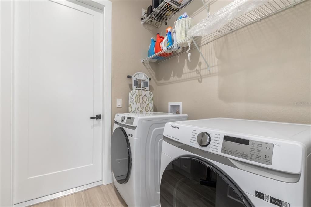 Active With Contract: $575,000 (3 beds, 2 baths, 1908 Square Feet)