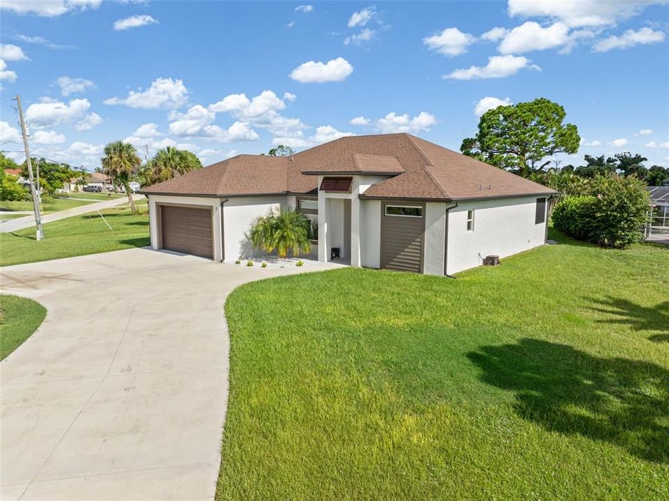 Active With Contract: $575,000 (3 beds, 2 baths, 1908 Square Feet)