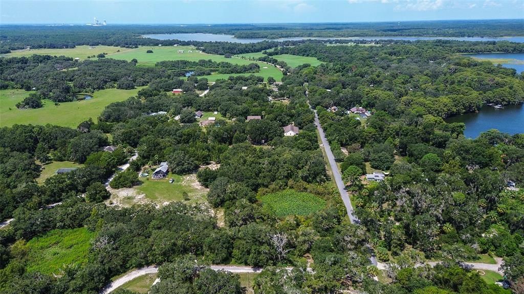 На продажу: $69,000 (2.01 acres)