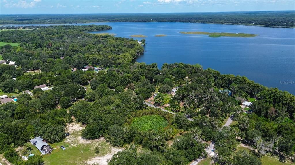 На продажу: $69,000 (2.01 acres)