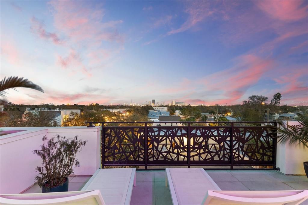 For Sale: $2,950,000 (3 beds, 3 baths, 4800 Square Feet)