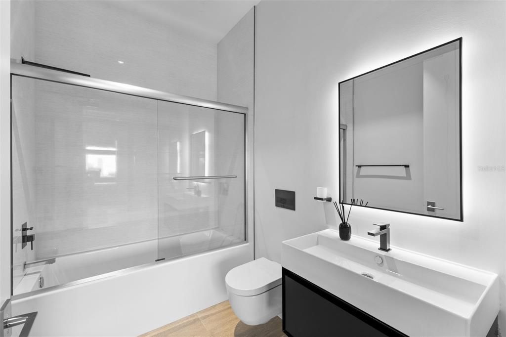 For Sale: $2,950,000 (3 beds, 3 baths, 4800 Square Feet)