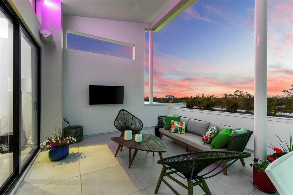 For Sale: $2,950,000 (3 beds, 3 baths, 4800 Square Feet)