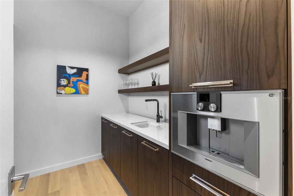 For Sale: $2,950,000 (3 beds, 3 baths, 4800 Square Feet)