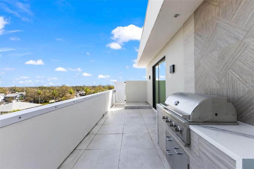 For Sale: $2,950,000 (3 beds, 3 baths, 4800 Square Feet)