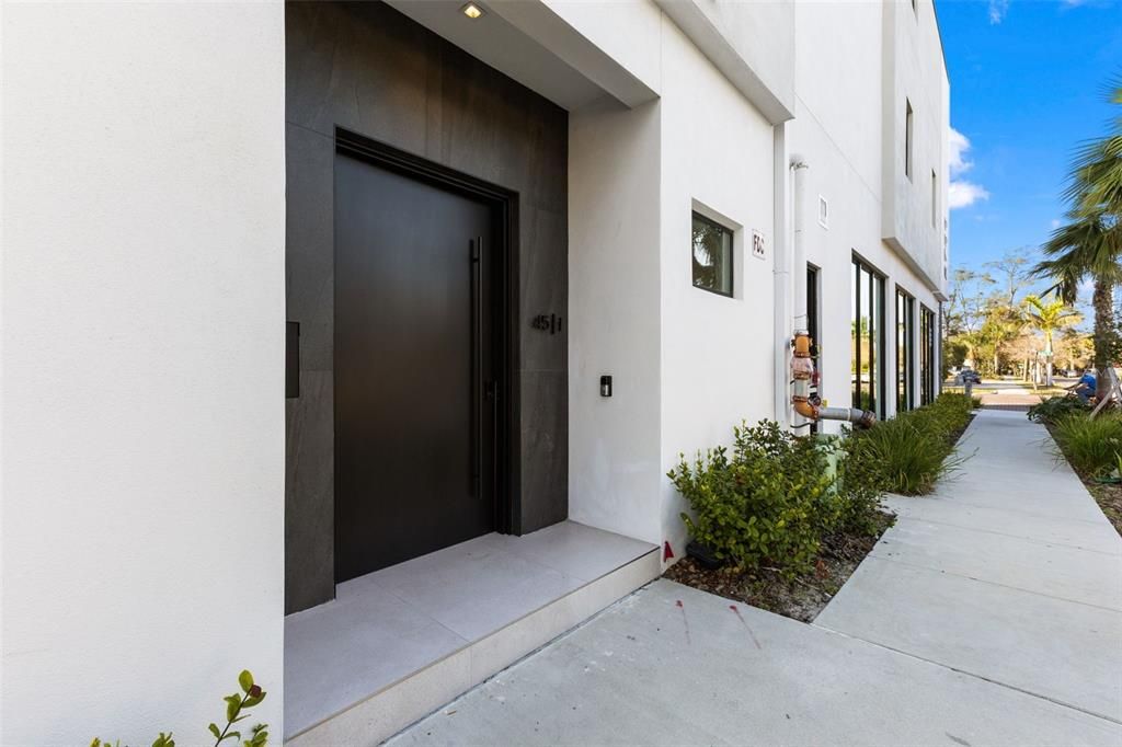 For Sale: $2,950,000 (3 beds, 3 baths, 4800 Square Feet)