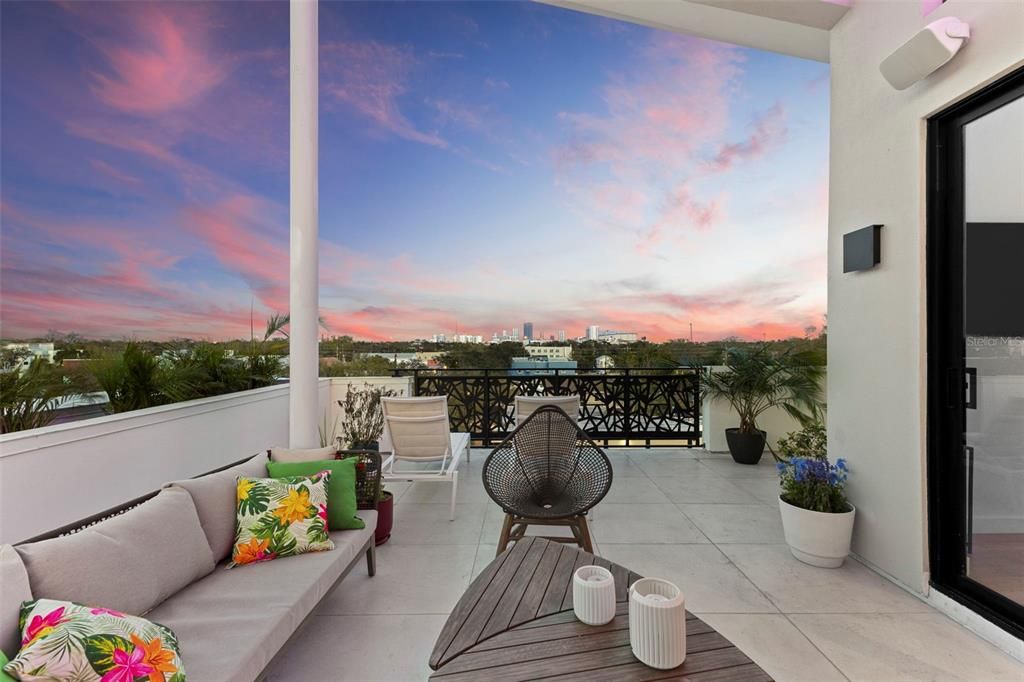 For Sale: $2,950,000 (3 beds, 3 baths, 4800 Square Feet)