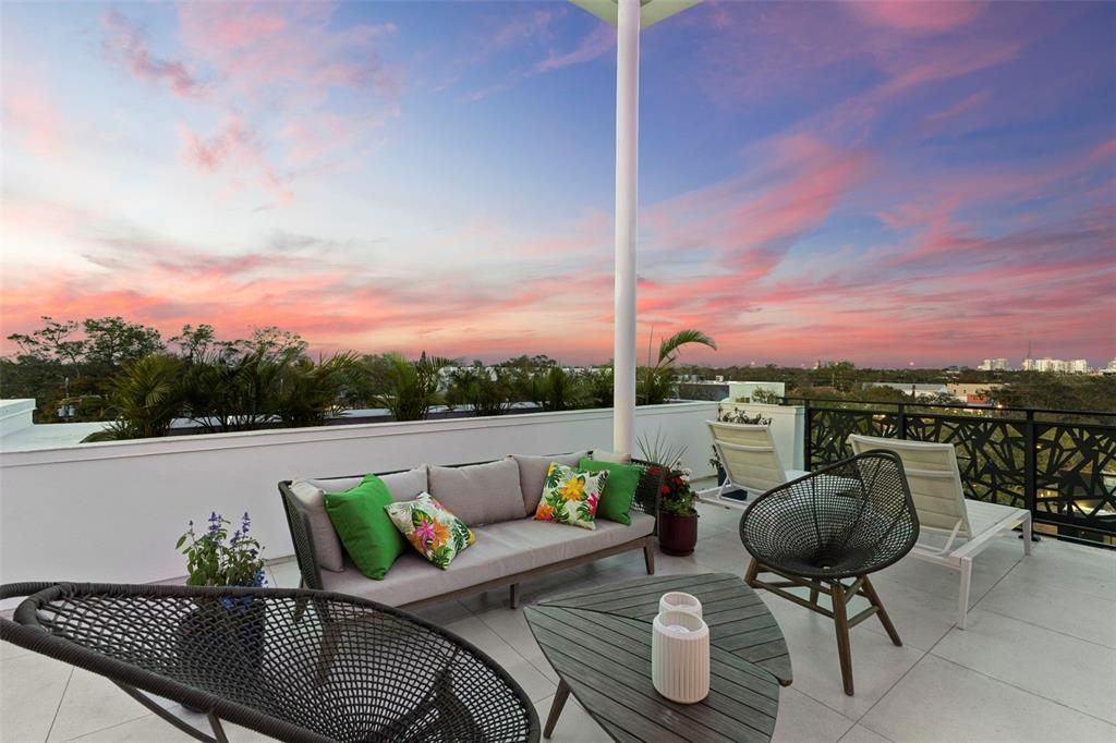 For Sale: $2,950,000 (3 beds, 3 baths, 4800 Square Feet)