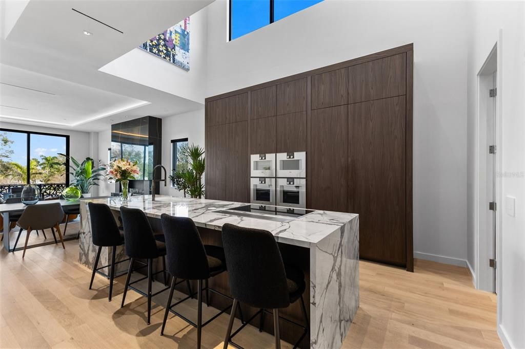 For Sale: $2,950,000 (3 beds, 3 baths, 4800 Square Feet)