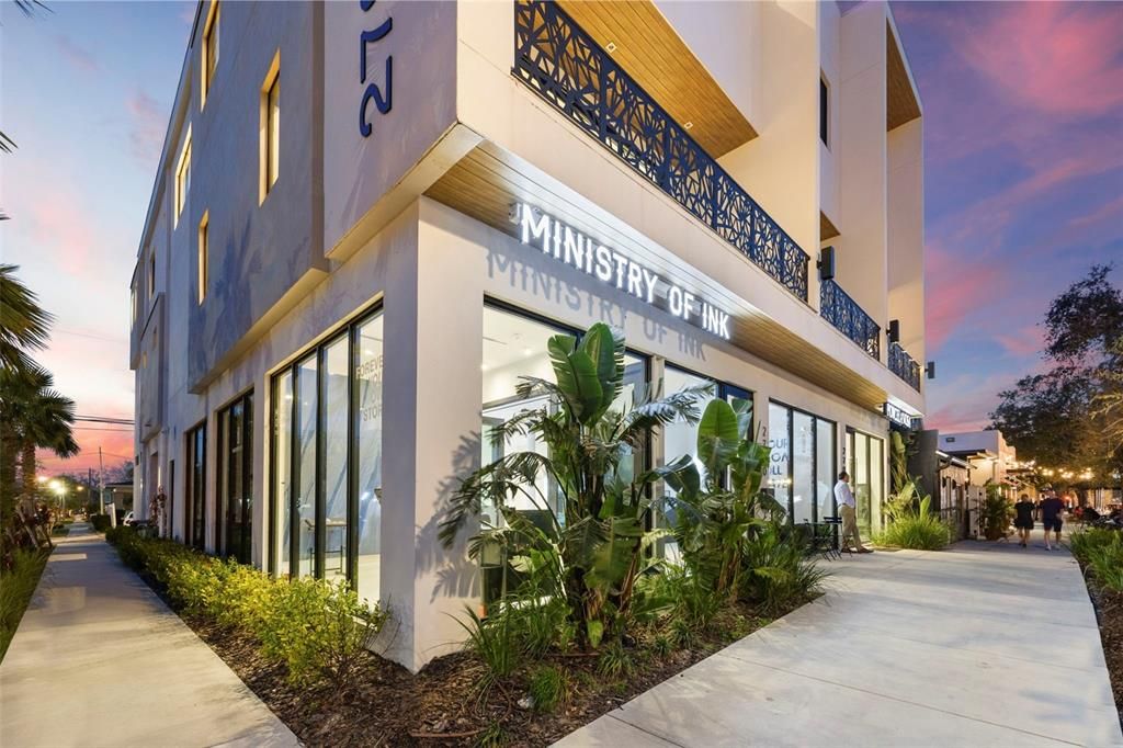 For Sale: $2,950,000 (3 beds, 3 baths, 4800 Square Feet)