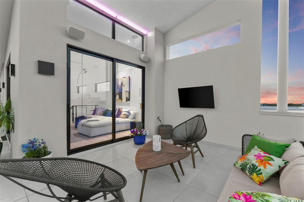 For Sale: $2,950,000 (3 beds, 3 baths, 4800 Square Feet)