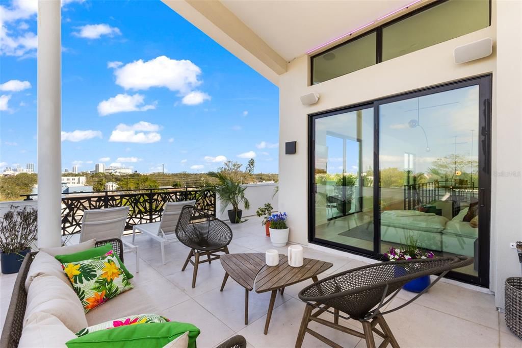 For Sale: $2,950,000 (3 beds, 3 baths, 4800 Square Feet)