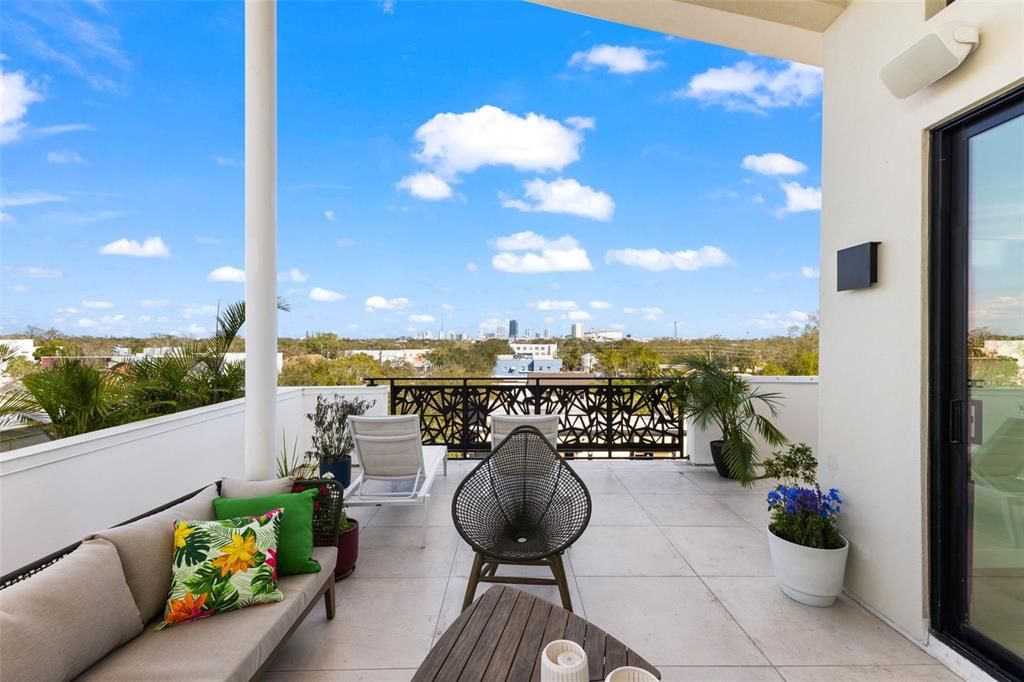 For Sale: $2,950,000 (3 beds, 3 baths, 4800 Square Feet)