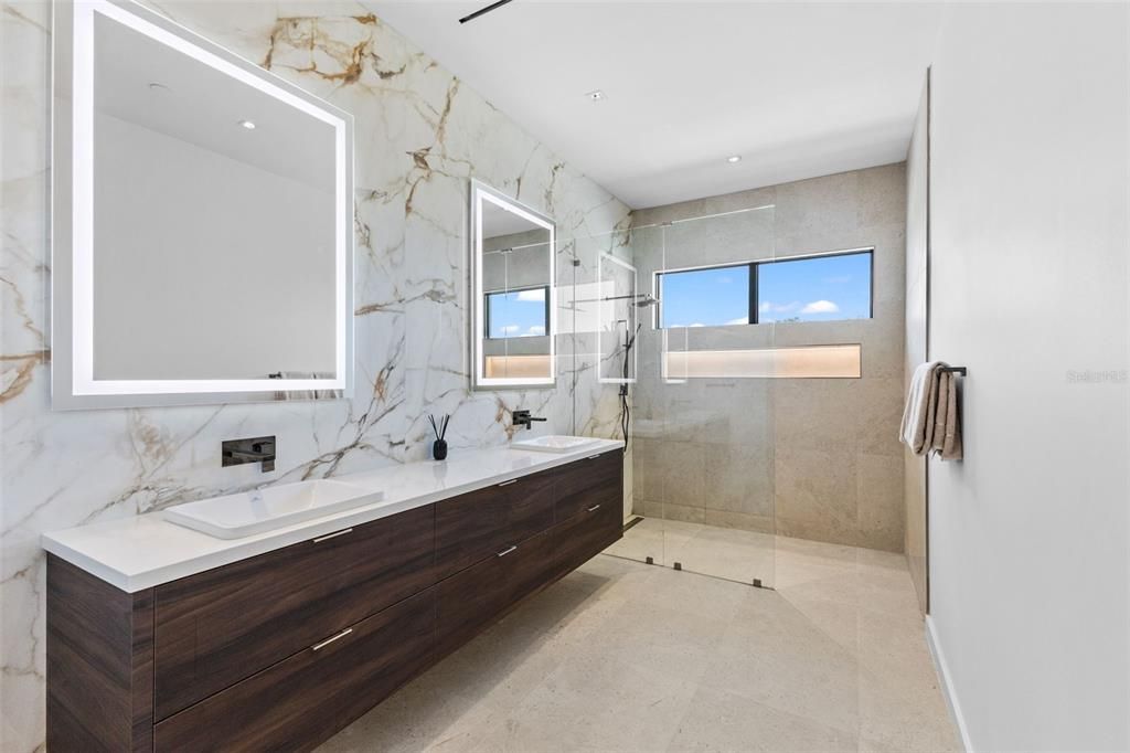 For Sale: $2,950,000 (3 beds, 3 baths, 4800 Square Feet)