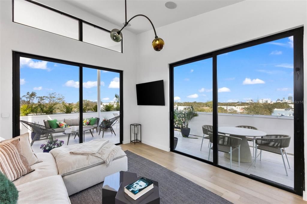 For Sale: $2,950,000 (3 beds, 3 baths, 4800 Square Feet)