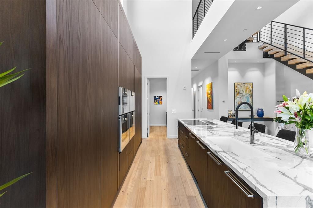 For Sale: $2,950,000 (3 beds, 3 baths, 4800 Square Feet)