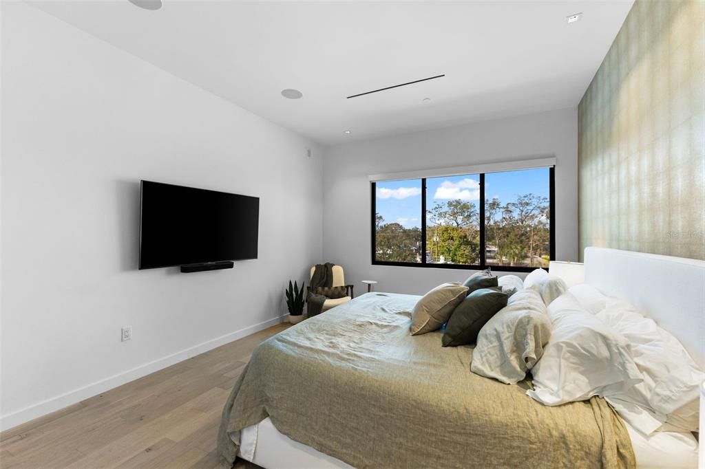 For Sale: $2,950,000 (3 beds, 3 baths, 4800 Square Feet)