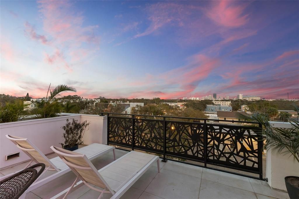 For Sale: $2,950,000 (3 beds, 3 baths, 4800 Square Feet)