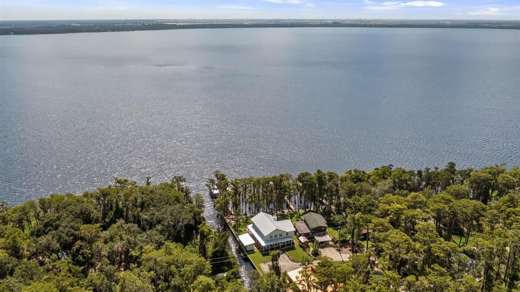 For Sale: $1,449,000 (4 beds, 4 baths, 3220 Square Feet)