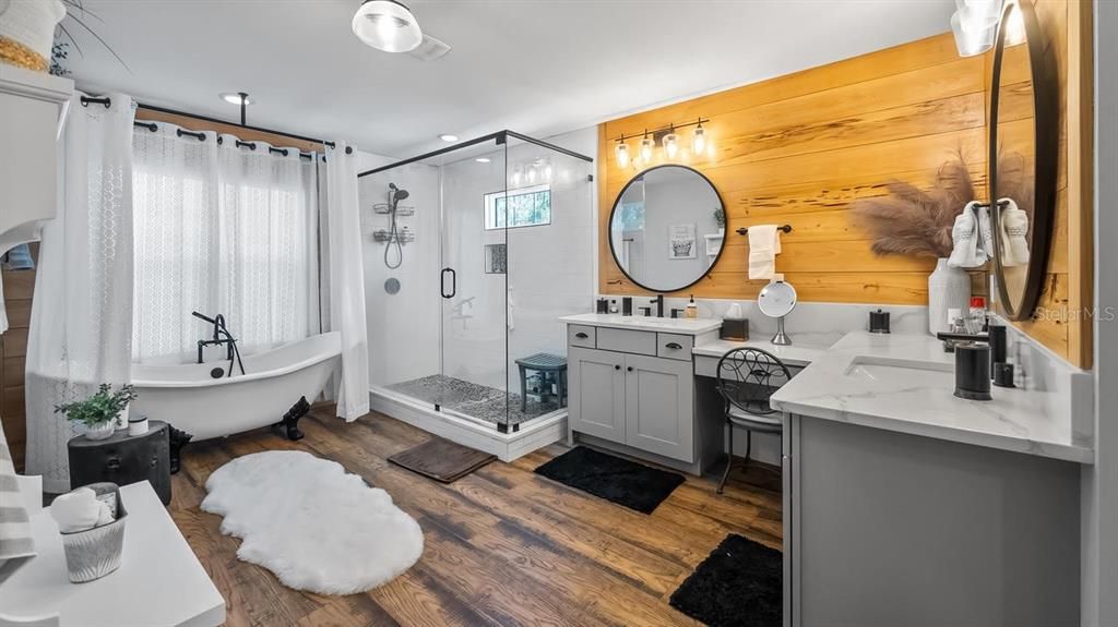 For Sale: $1,449,000 (4 beds, 4 baths, 3220 Square Feet)