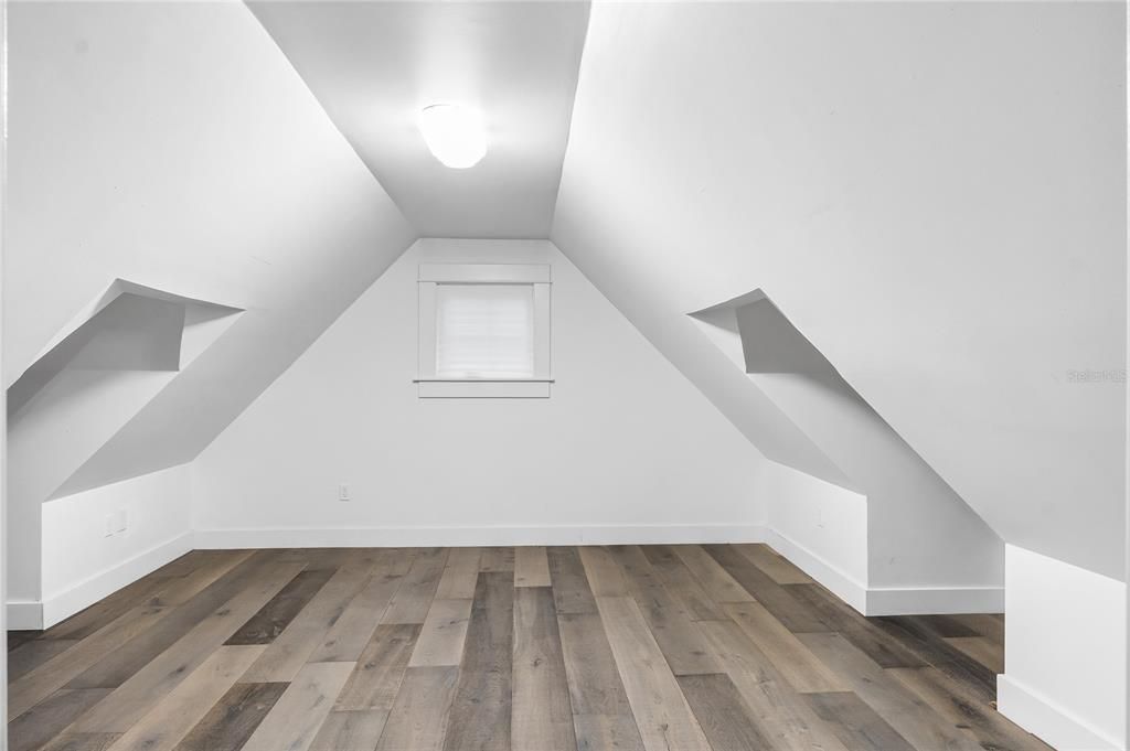 For Sale: $1,469,100 (5 beds, 4 baths, 3046 Square Feet)