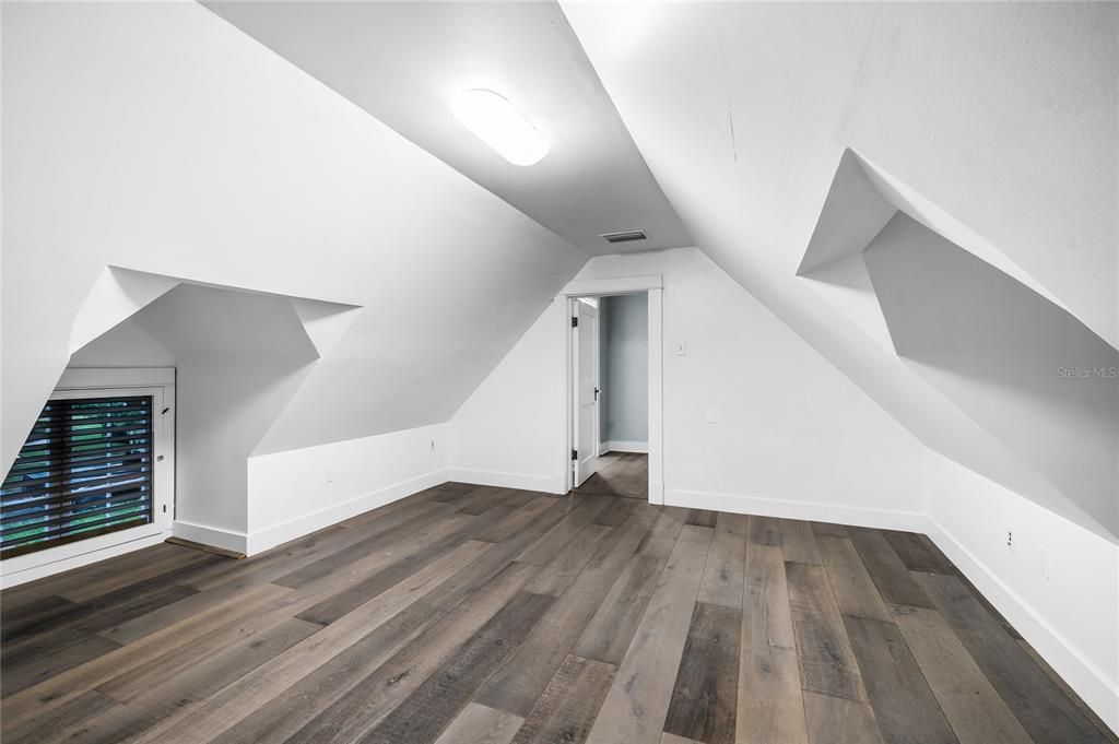 For Sale: $1,469,100 (5 beds, 4 baths, 3046 Square Feet)