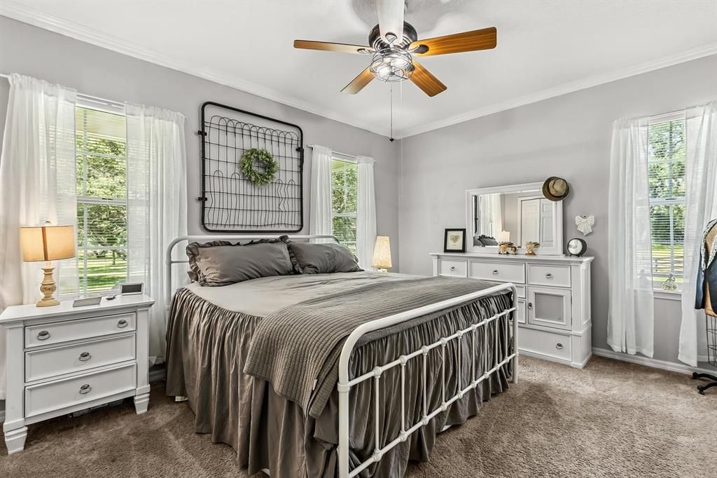 For Sale: $1,045,000 (3 beds, 2 baths, 2095 Square Feet)