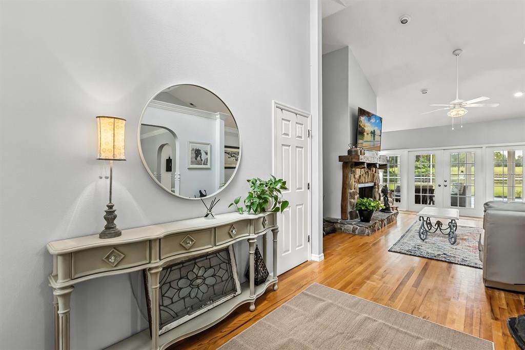 For Sale: $1,045,000 (3 beds, 2 baths, 2095 Square Feet)