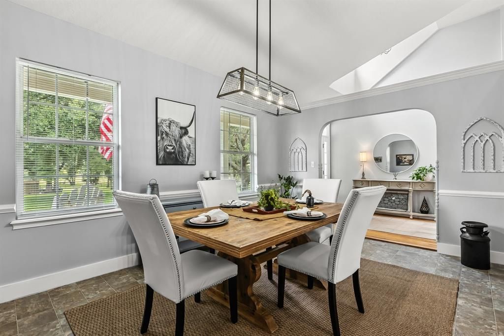 For Sale: $1,045,000 (3 beds, 2 baths, 2095 Square Feet)