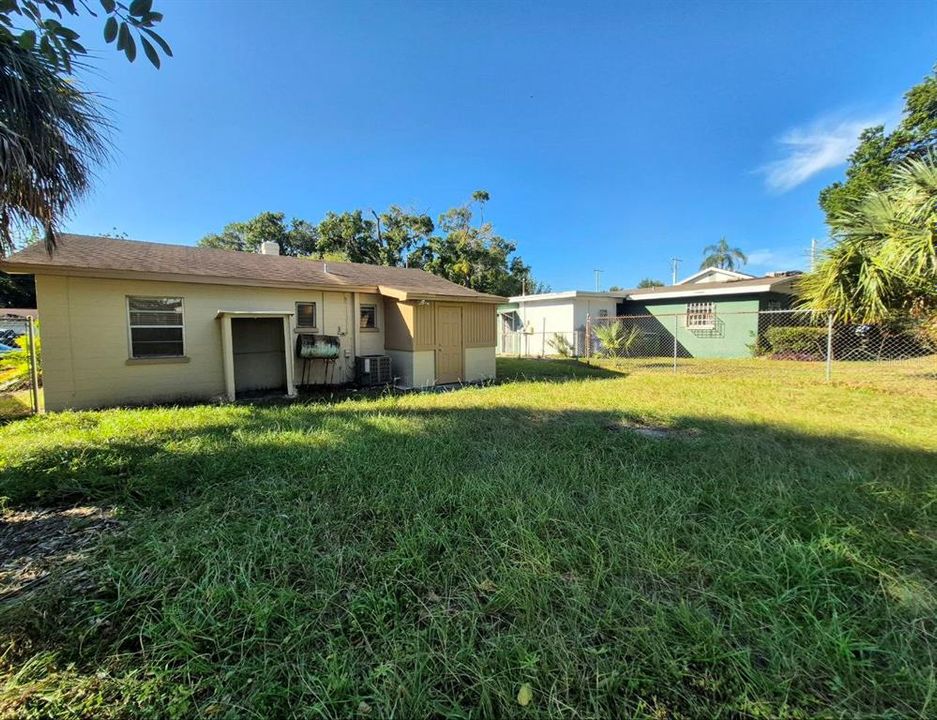 For Rent: $1,500 (2 beds, 1 baths, 727 Square Feet)