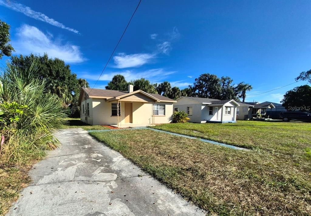 For Rent: $1,500 (2 beds, 1 baths, 727 Square Feet)