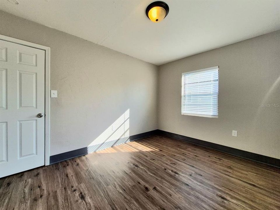 For Rent: $1,500 (2 beds, 1 baths, 727 Square Feet)