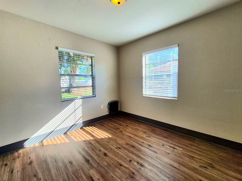 For Rent: $1,500 (2 beds, 1 baths, 727 Square Feet)