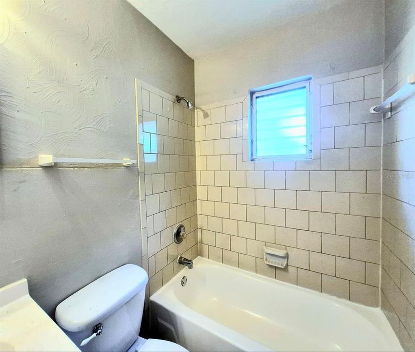 For Rent: $1,500 (2 beds, 1 baths, 727 Square Feet)