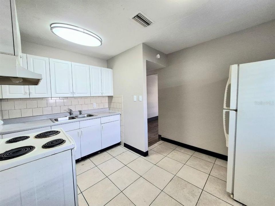 For Rent: $1,500 (2 beds, 1 baths, 727 Square Feet)