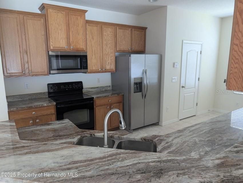 待售: $299,900 (3 贝兹, 2 浴室, 1728 平方英尺)