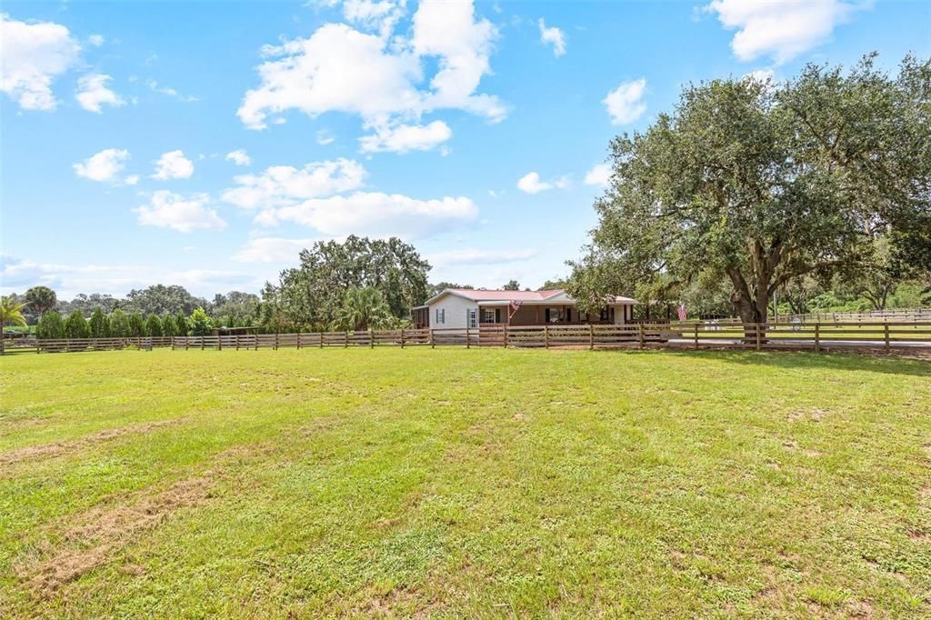 For Sale: $515,000 (3 beds, 2 baths, 1296 Square Feet)