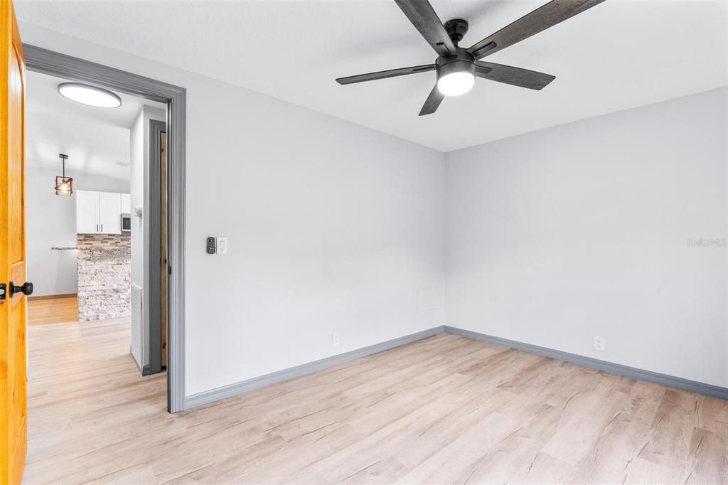 На продажу: $549,998 (3 спален, 2 ванн, 1296 Квадратных фут)