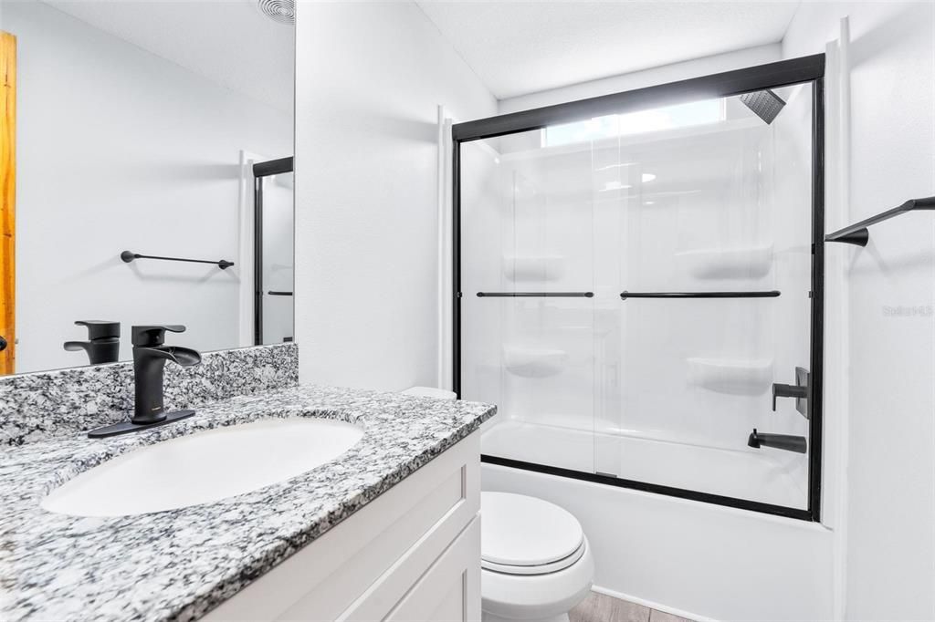 На продажу: $549,998 (3 спален, 2 ванн, 1296 Квадратных фут)