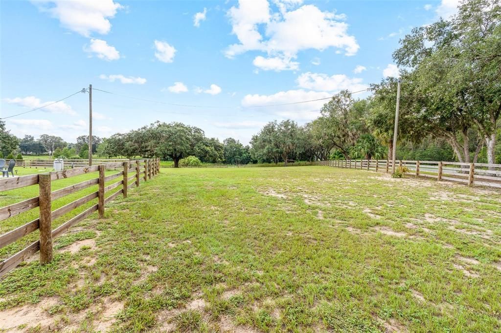 For Sale: $515,000 (3 beds, 2 baths, 1296 Square Feet)