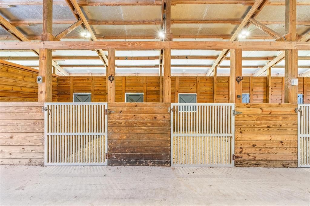 На продажу: $549,998 (3 спален, 2 ванн, 1296 Квадратных фут)