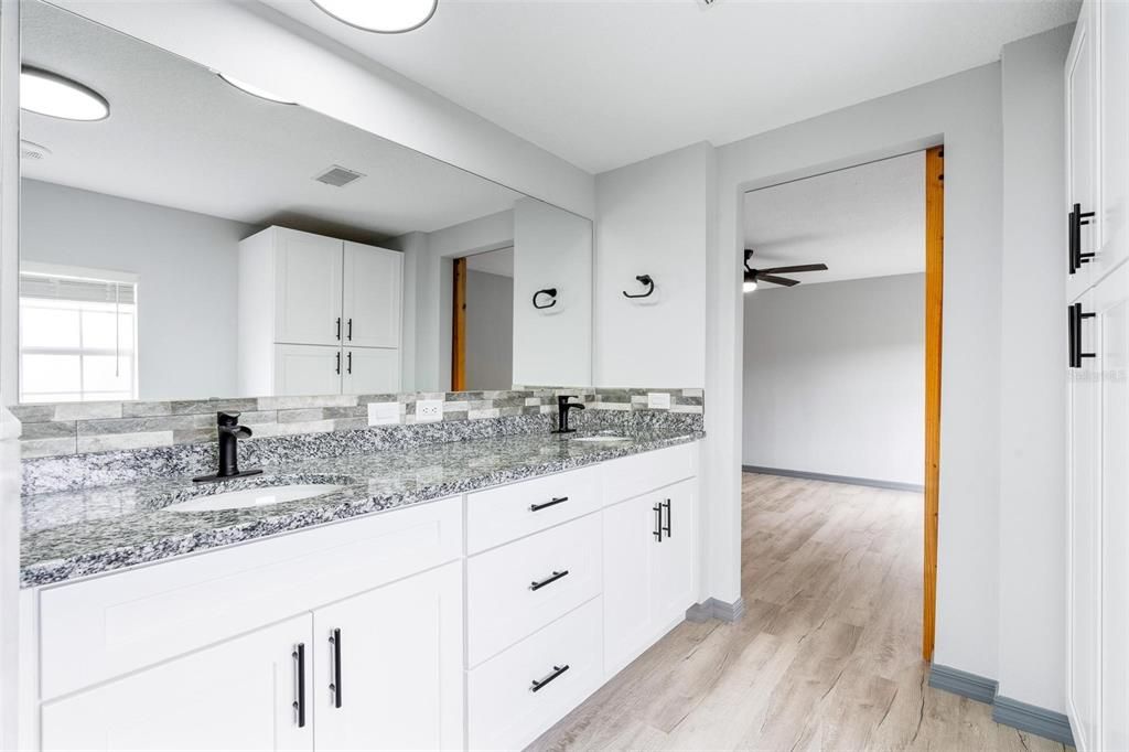 На продажу: $549,998 (3 спален, 2 ванн, 1296 Квадратных фут)