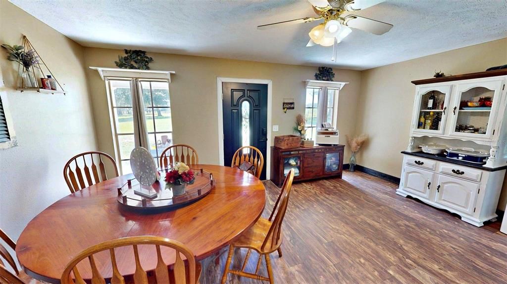 For Sale: $483,500 (3 beds, 2 baths, 1484 Square Feet)