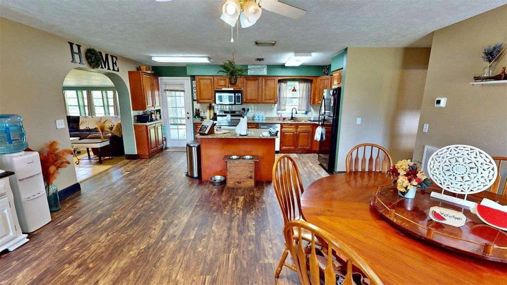 For Sale: $483,500 (3 beds, 2 baths, 1484 Square Feet)