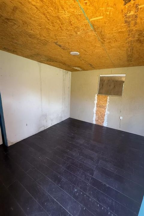 For Sale: $49,500 (1 beds, 1 baths, 260 Square Feet)