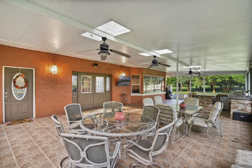 En Venta: $2,500,000 (4 camas, 5 baños, 3588 Pies cuadrados)