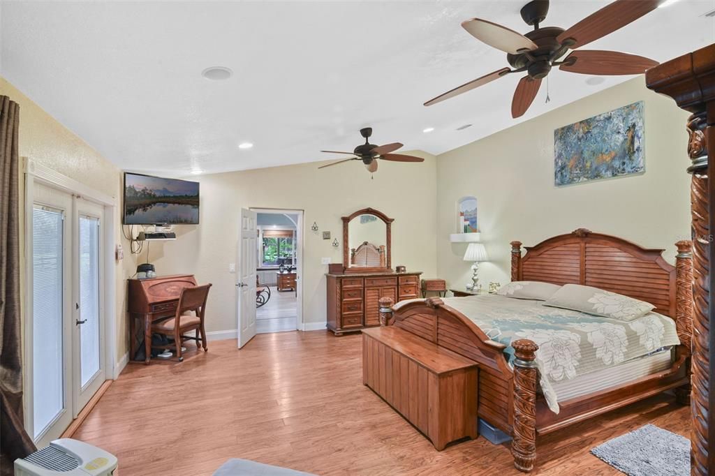 En Venta: $2,500,000 (4 camas, 5 baños, 3588 Pies cuadrados)