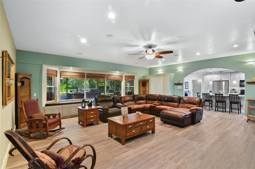 En Venta: $2,500,000 (4 camas, 5 baños, 3588 Pies cuadrados)