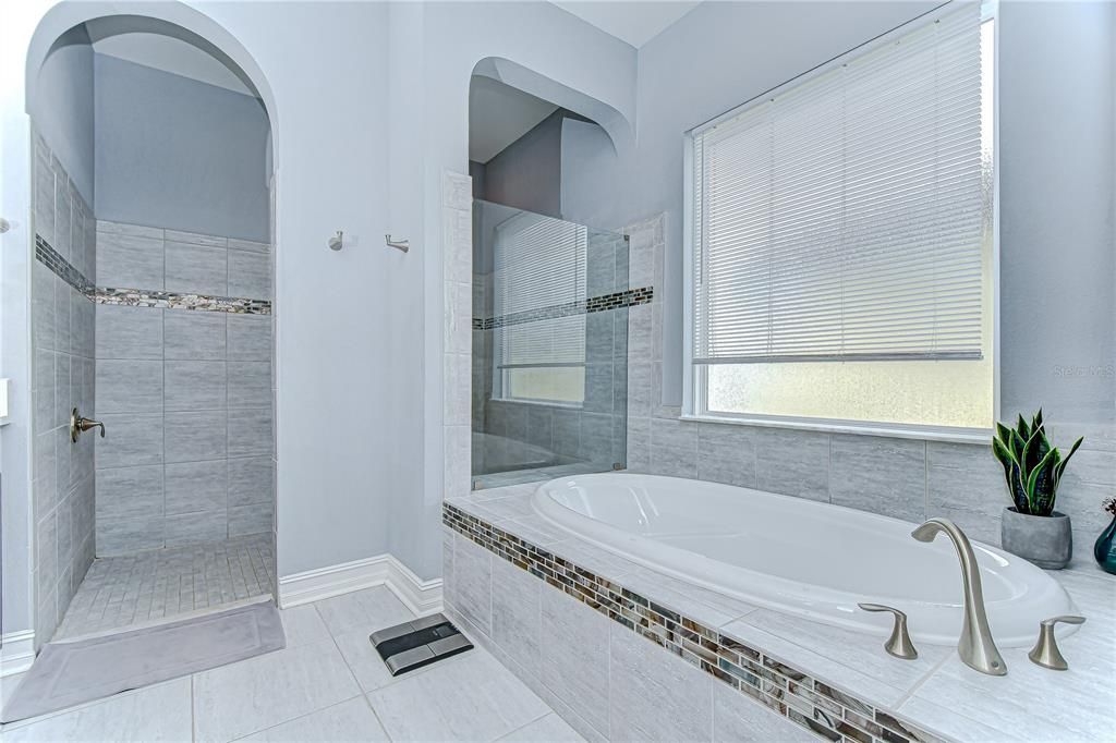 Active With Contract: $489,500 (4 beds, 3 baths, 3038 Square Feet)