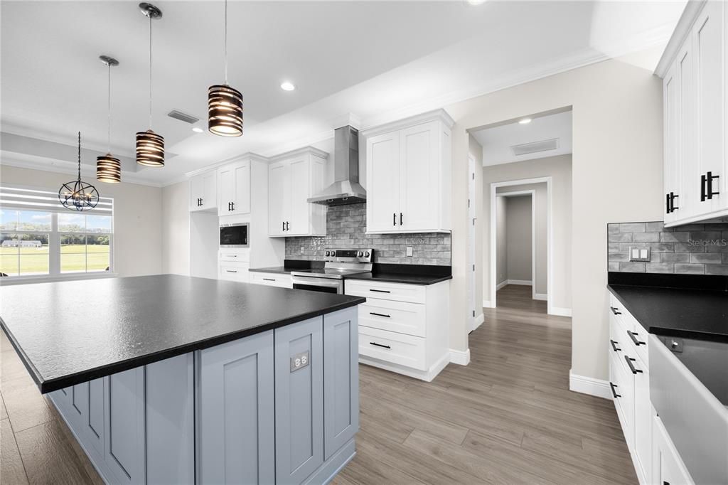 For Sale: $664,000 (3 beds, 2 baths, 2653 Square Feet)